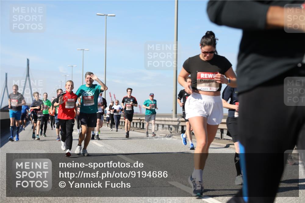 03.10.2025 - Köhlbrandbrückenlauf Yannick Fuchs http://msf.ph/oto/9194686 03.10.2025 11:57:10 Position 3 5022, 4606 meine-sportfotos.de