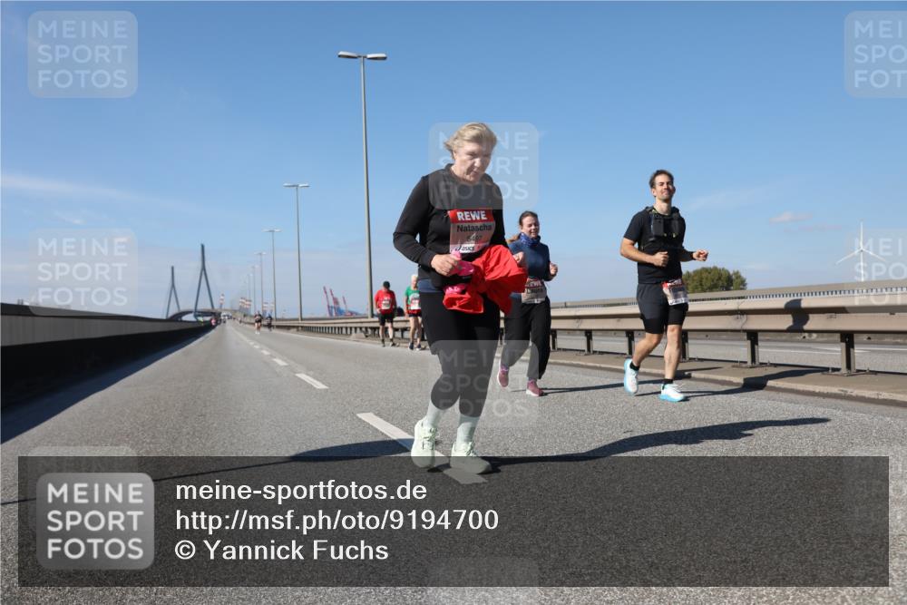 03.10.2025 - Köhlbrandbrückenlauf Yannick Fuchs http://msf.ph/oto/9194700 03.10.2025 12:20:09 Position 3 5497 meine-sportfotos.de