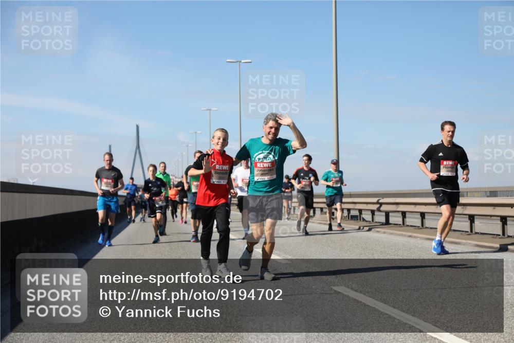 03.10.2025 - Köhlbrandbrückenlauf Yannick Fuchs http://msf.ph/oto/9194702 03.10.2025 11:57:11 Position 3 1112 meine-sportfotos.de
