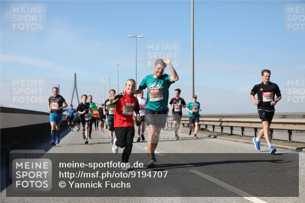 03.10.2025 - Köhlbrandbrückenlauf Yannick Fuchs http://msf.ph/oto/9194707 03.10.2025 11:57:12 Position 3 8023 meine-sportfotos.de