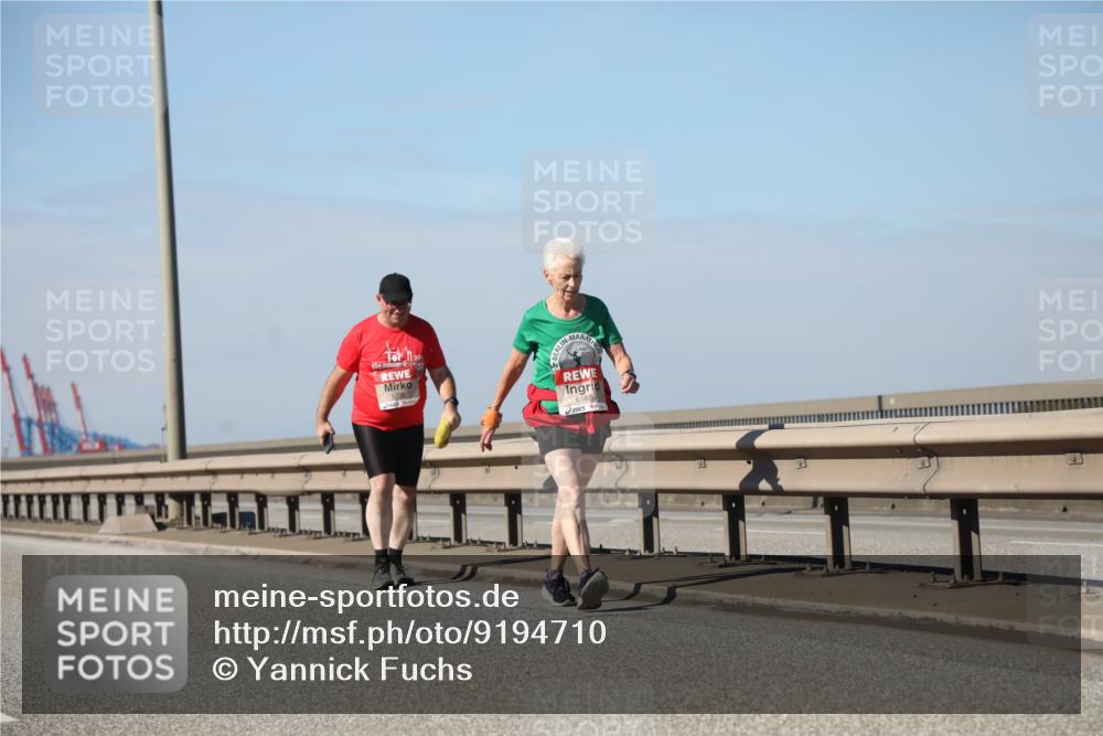 03.10.2025 - Köhlbrandbrückenlauf Yannick Fuchs http://msf.ph/oto/9194710 03.10.2025 12:20:12 Position 3 1, 6165 meine-sportfotos.de