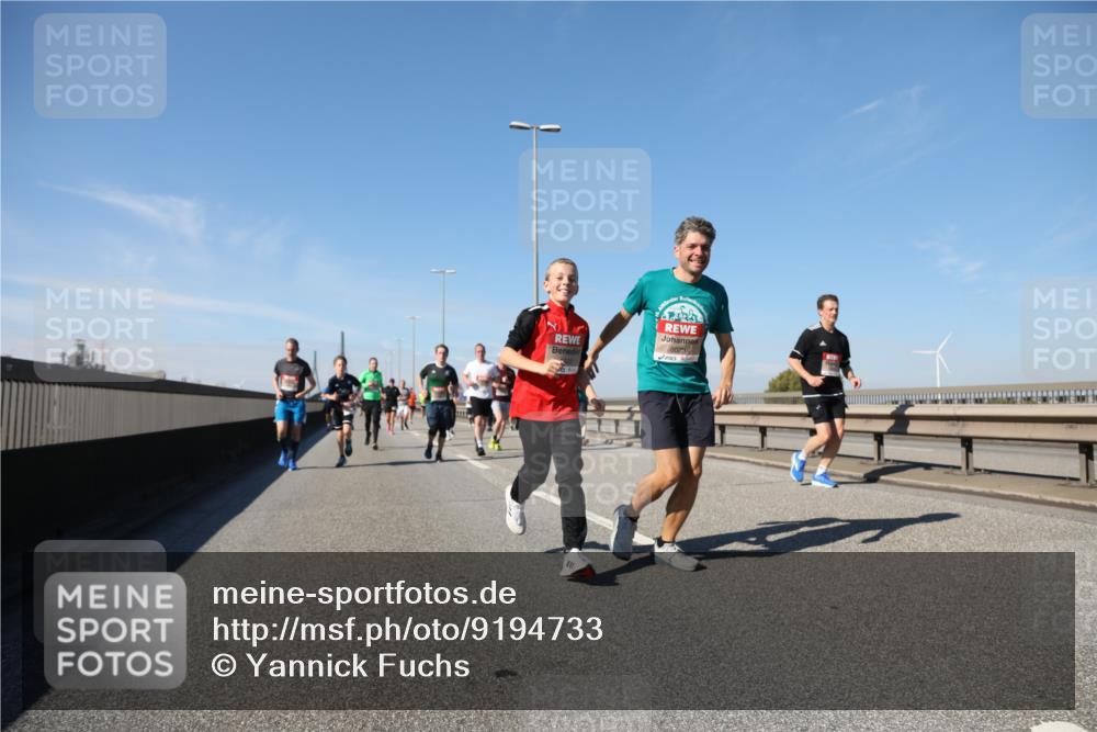 03.10.2025 - Köhlbrandbrückenlauf Yannick Fuchs http://msf.ph/oto/9194733 03.10.2025 11:57:13 Position 3 17, 023 meine-sportfotos.de