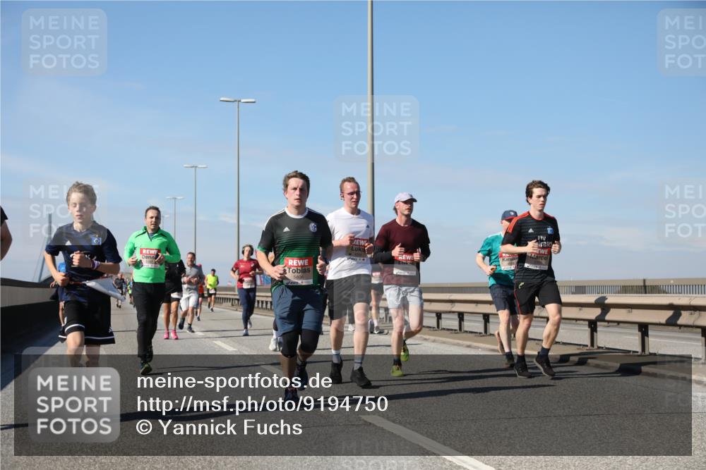 03.10.2025 - Köhlbrandbrückenlauf Yannick Fuchs http://msf.ph/oto/9194750 03.10.2025 11:57:14 Position 3 5782, 5806, 4366 meine-sportfotos.de