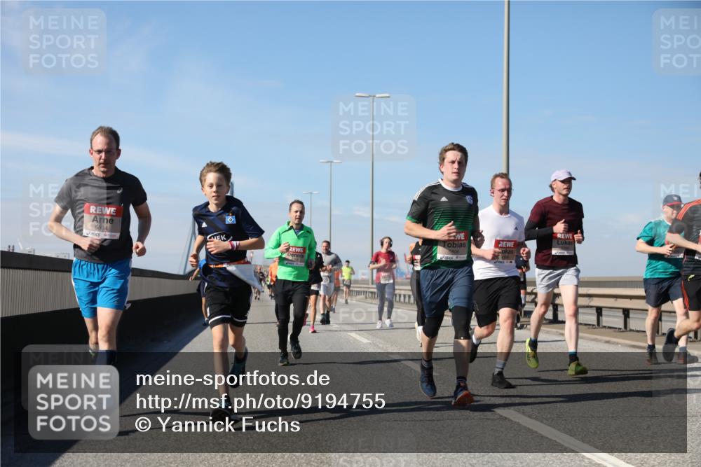 03.10.2025 - Köhlbrandbrückenlauf Yannick Fuchs http://msf.ph/oto/9194755 03.10.2025 11:57:14 Position 3 5884, 5806 meine-sportfotos.de