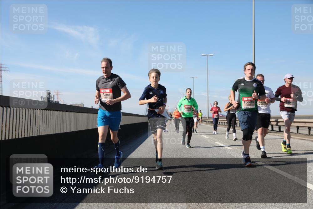 03.10.2025 - Köhlbrandbrückenlauf Yannick Fuchs http://msf.ph/oto/9194757 03.10.2025 11:57:14 Position 3 5884 meine-sportfotos.de