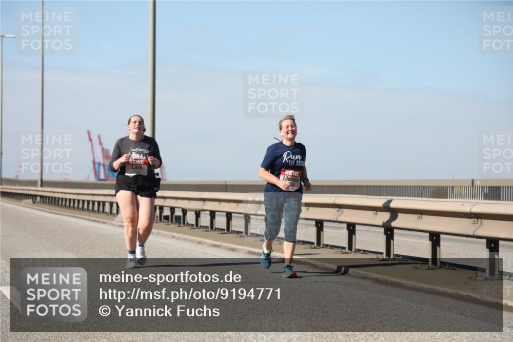 03.10.2025 - Köhlbrandbrückenlauf Yannick Fuchs http://msf.ph/oto/9194771 03.10.2025 12:20:32 Position 3 5364 meine-sportfotos.de