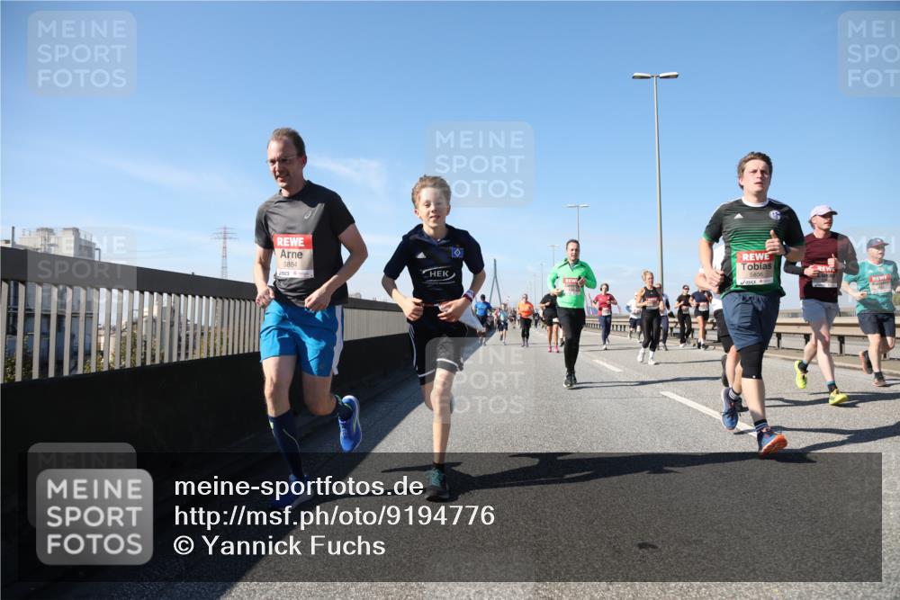 03.10.2025 - Köhlbrandbrückenlauf Yannick Fuchs http://msf.ph/oto/9194776 03.10.2025 11:57:15 Position 3 5884, 5806 meine-sportfotos.de