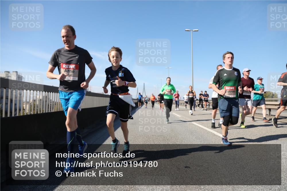 03.10.2025 - Köhlbrandbrückenlauf Yannick Fuchs http://msf.ph/oto/9194780 03.10.2025 11:57:15 Position 3 884, 5806 meine-sportfotos.de