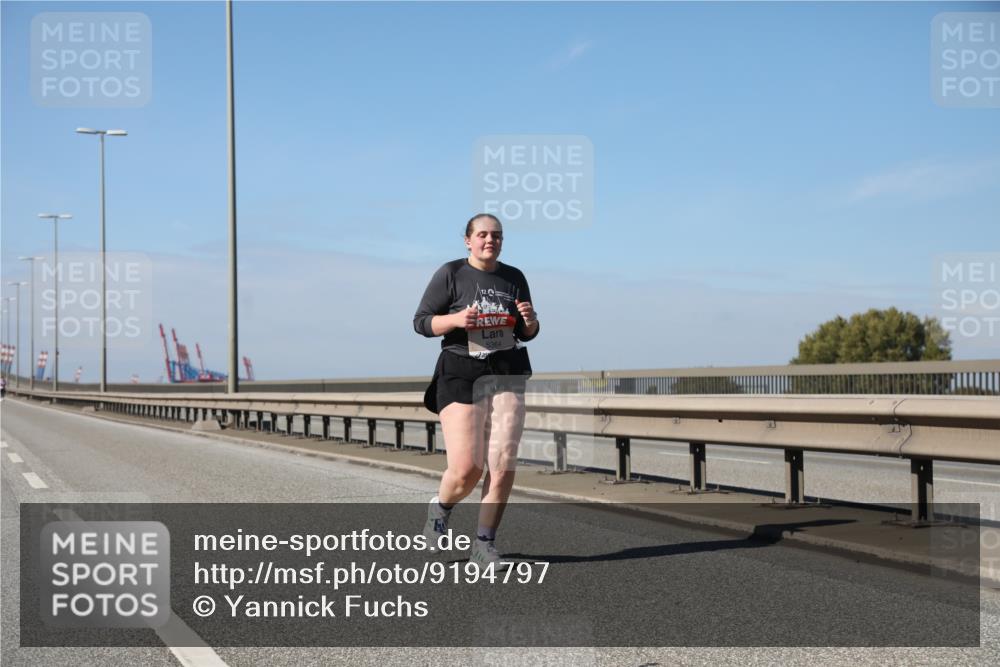 03.10.2025 - Köhlbrandbrückenlauf Yannick Fuchs http://msf.ph/oto/9194797 03.10.2025 12:20:36 Position 3 5364 meine-sportfotos.de