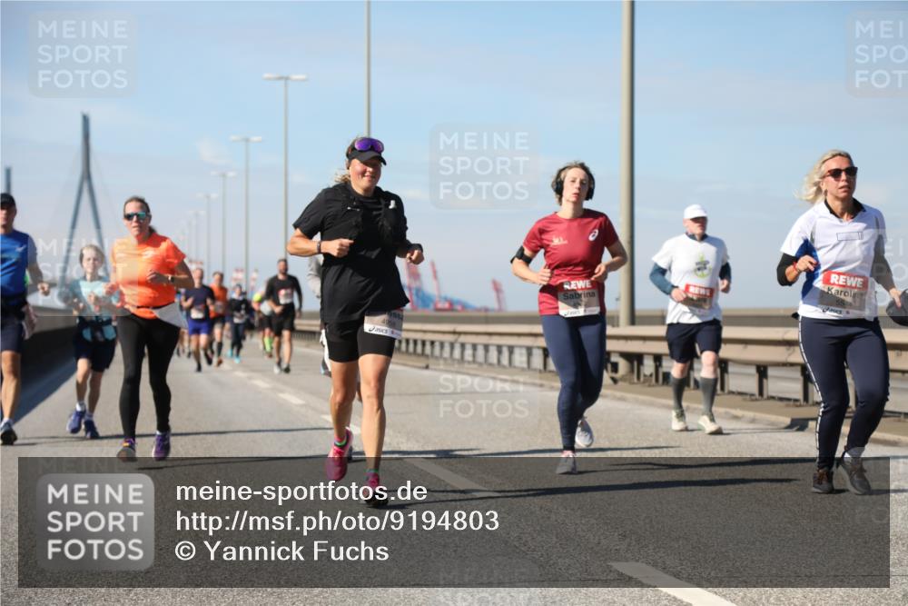03.10.2025 - Köhlbrandbrückenlauf Yannick Fuchs http://msf.ph/oto/9194803 03.10.2025 11:57:17 Position 3 5544, 4958 meine-sportfotos.de