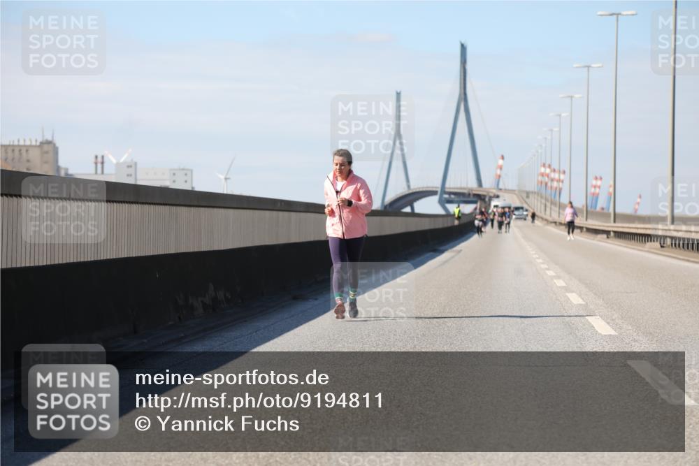 03.10.2025 - Köhlbrandbrückenlauf Yannick Fuchs http://msf.ph/oto/9194811 03.10.2025 12:20:54 Position 3  meine-sportfotos.de