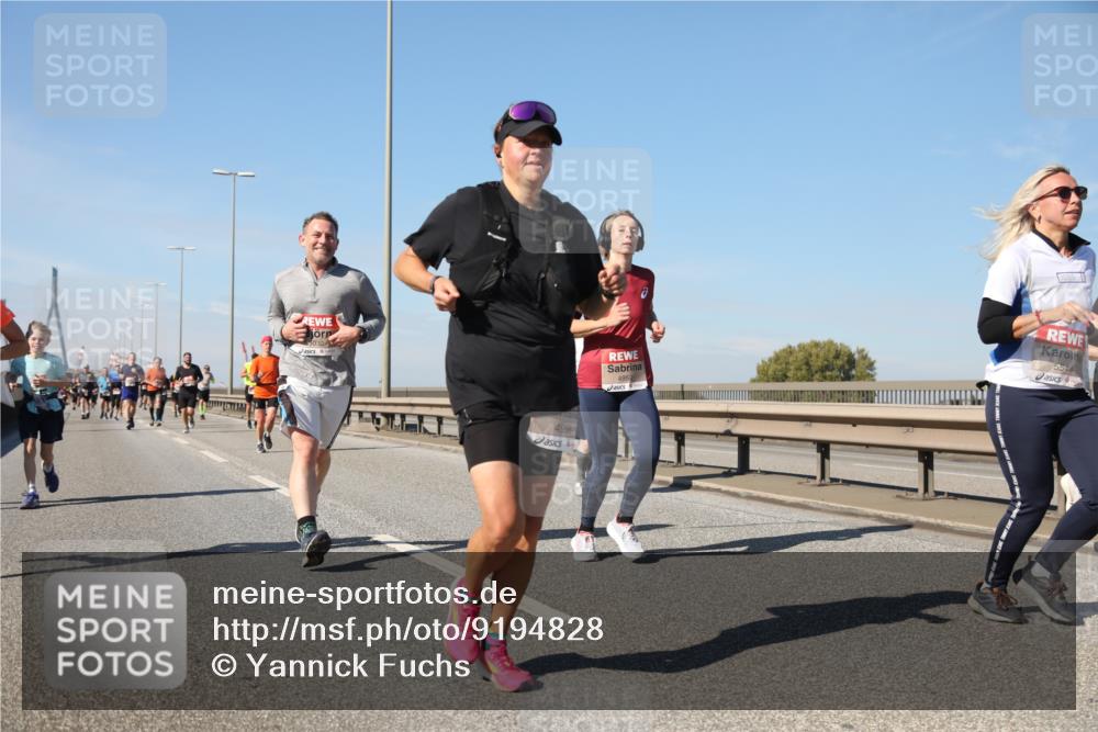 03.10.2025 - Köhlbrandbrückenlauf Yannick Fuchs http://msf.ph/oto/9194828 03.10.2025 11:57:19 Position 3 5032, 4958, 4952, 5544 meine-sportfotos.de