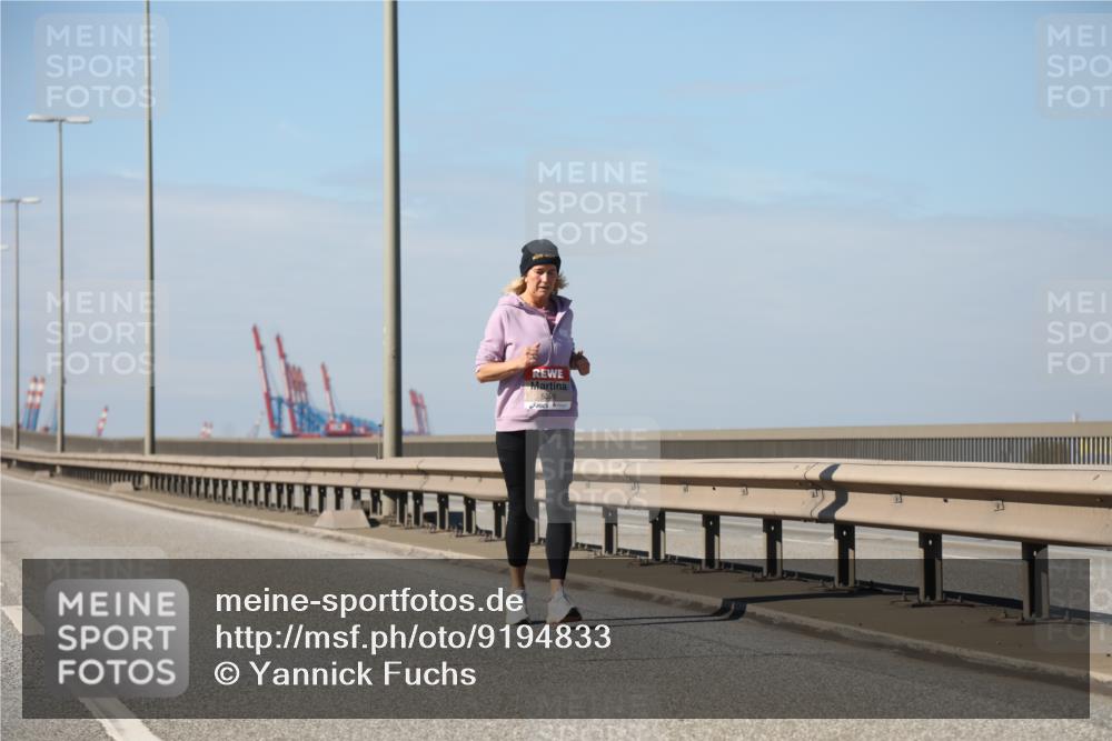 03.10.2025 - Köhlbrandbrückenlauf Yannick Fuchs http://msf.ph/oto/9194833 03.10.2025 12:21:30 Position 3 5225 meine-sportfotos.de
