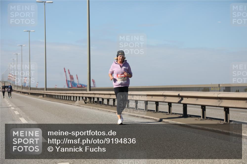 03.10.2025 - Köhlbrandbrückenlauf Yannick Fuchs http://msf.ph/oto/9194836 03.10.2025 12:21:30 Position 3  meine-sportfotos.de