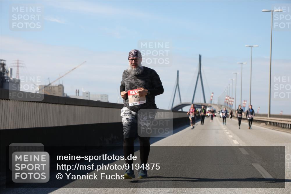 03.10.2025 - Köhlbrandbrückenlauf Yannick Fuchs http://msf.ph/oto/9194875 03.10.2025 12:21:40 Position 3 6123 meine-sportfotos.de