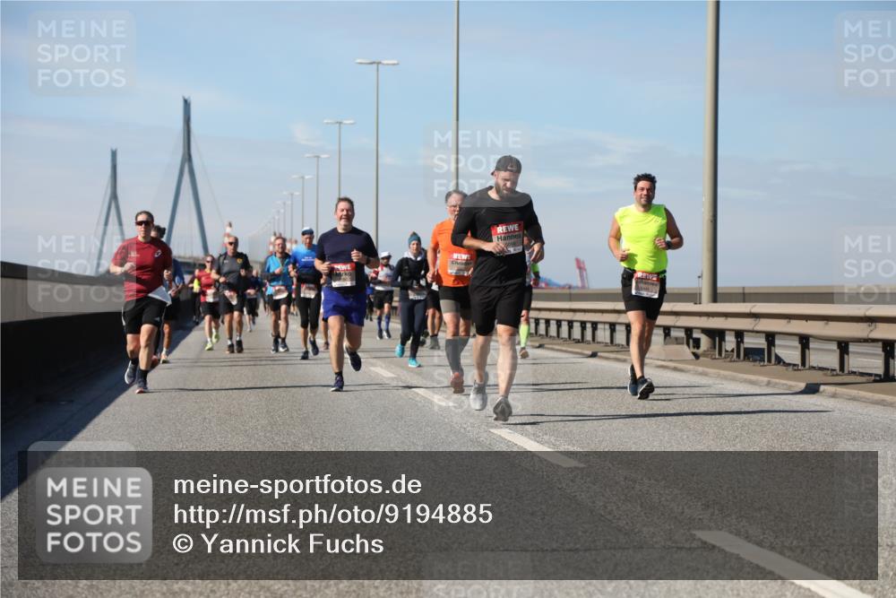 03.10.2025 - Köhlbrandbrückenlauf Yannick Fuchs http://msf.ph/oto/9194885 03.10.2025 11:57:24 Position 3  meine-sportfotos.de