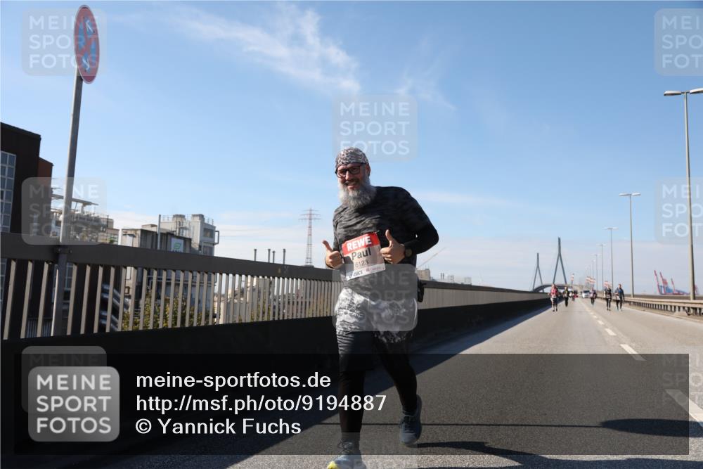 03.10.2025 - Köhlbrandbrückenlauf Yannick Fuchs http://msf.ph/oto/9194887 03.10.2025 12:21:43 Position 3  meine-sportfotos.de