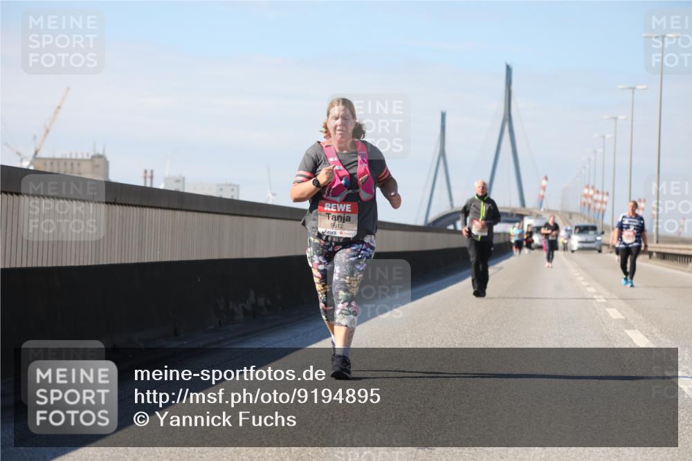 03.10.2025 - Köhlbrandbrückenlauf Yannick Fuchs http://msf.ph/oto/9194895 03.10.2025 12:21:56 Position 3 5612 meine-sportfotos.de