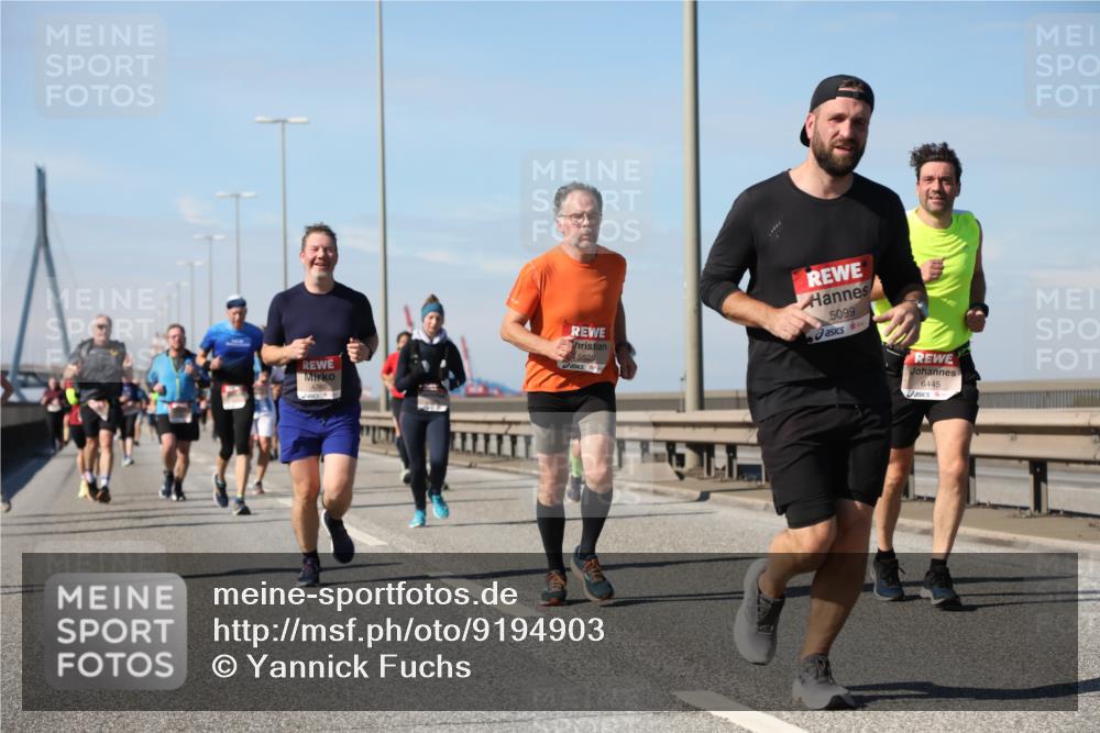 03.10.2025 - Köhlbrandbrückenlauf Yannick Fuchs http://msf.ph/oto/9194903 03.10.2025 11:57:27 Position 3 5525, 5099, 6445 meine-sportfotos.de