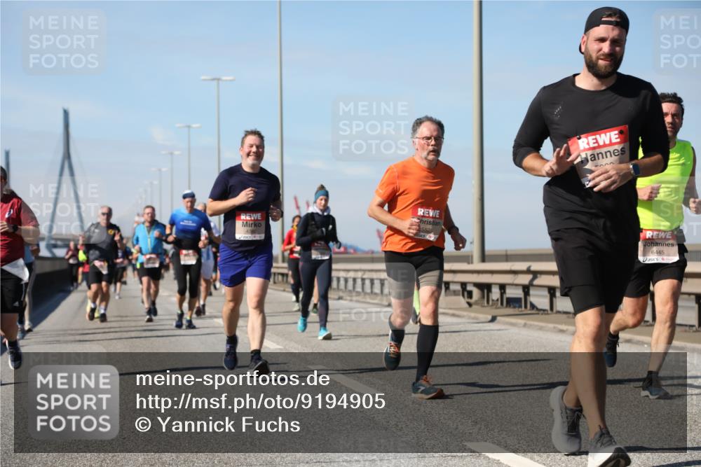 03.10.2025 - Köhlbrandbrückenlauf Yannick Fuchs http://msf.ph/oto/9194905 03.10.2025 11:57:27 Position 3 5525, 2000, 6445 meine-sportfotos.de