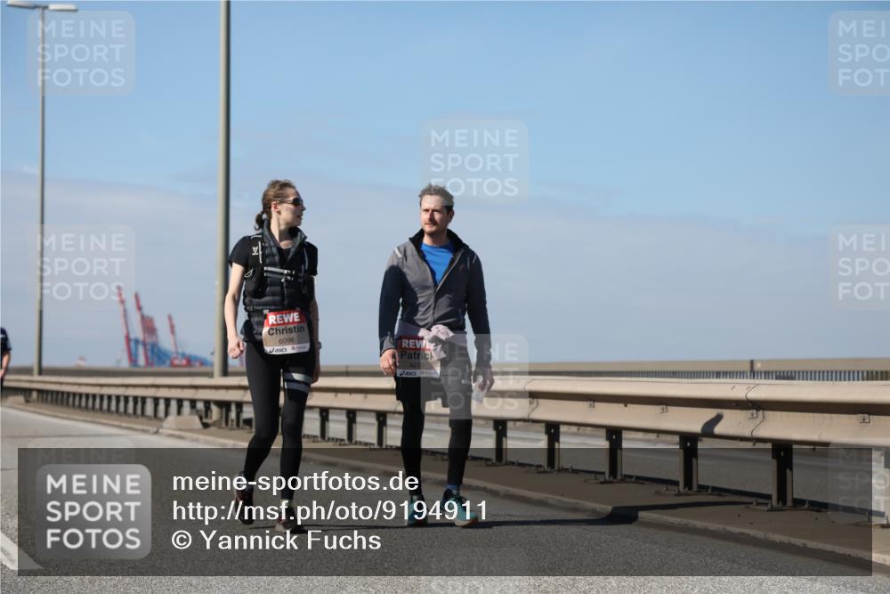 03.10.2025 - Köhlbrandbrückenlauf Yannick Fuchs http://msf.ph/oto/9194911 03.10.2025 12:22:00 Position 3 6096, 4273 meine-sportfotos.de