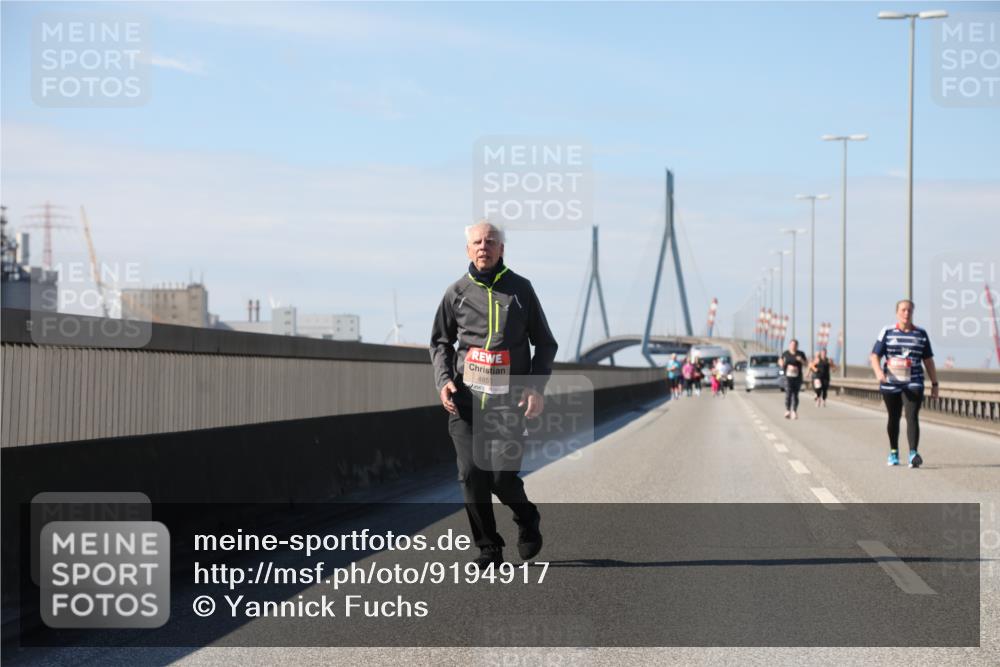03.10.2025 - Köhlbrandbrückenlauf Yannick Fuchs http://msf.ph/oto/9194917 03.10.2025 12:22:04 Position 3 485 meine-sportfotos.de