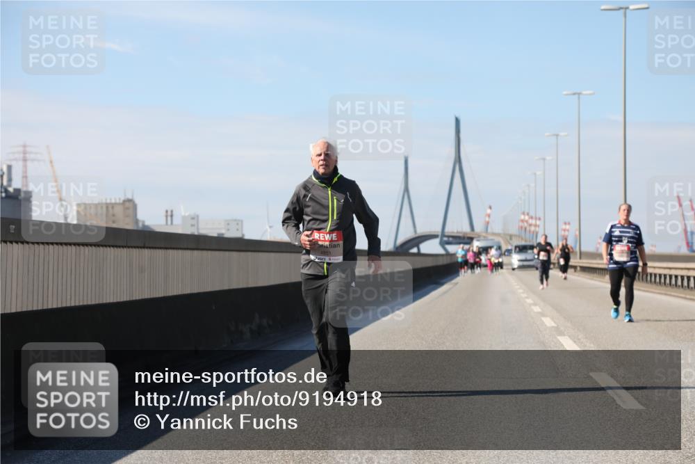03.10.2025 - Köhlbrandbrückenlauf Yannick Fuchs http://msf.ph/oto/9194918 03.10.2025 12:22:04 Position 3 4851 meine-sportfotos.de