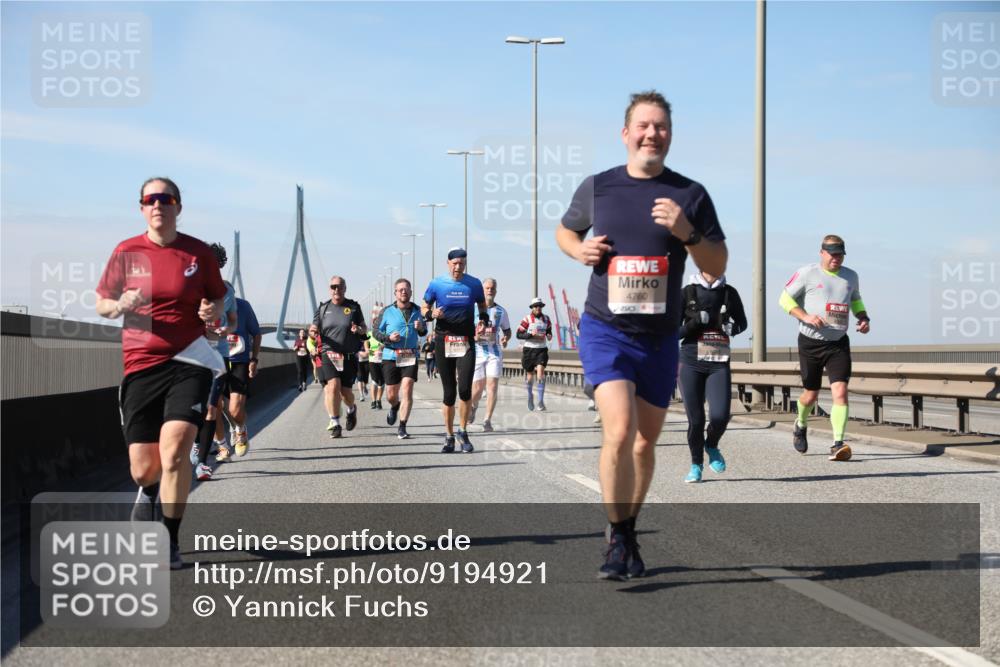 03.10.2025 - Köhlbrandbrückenlauf Yannick Fuchs http://msf.ph/oto/9194921 03.10.2025 11:57:29 Position 3 4760 meine-sportfotos.de
