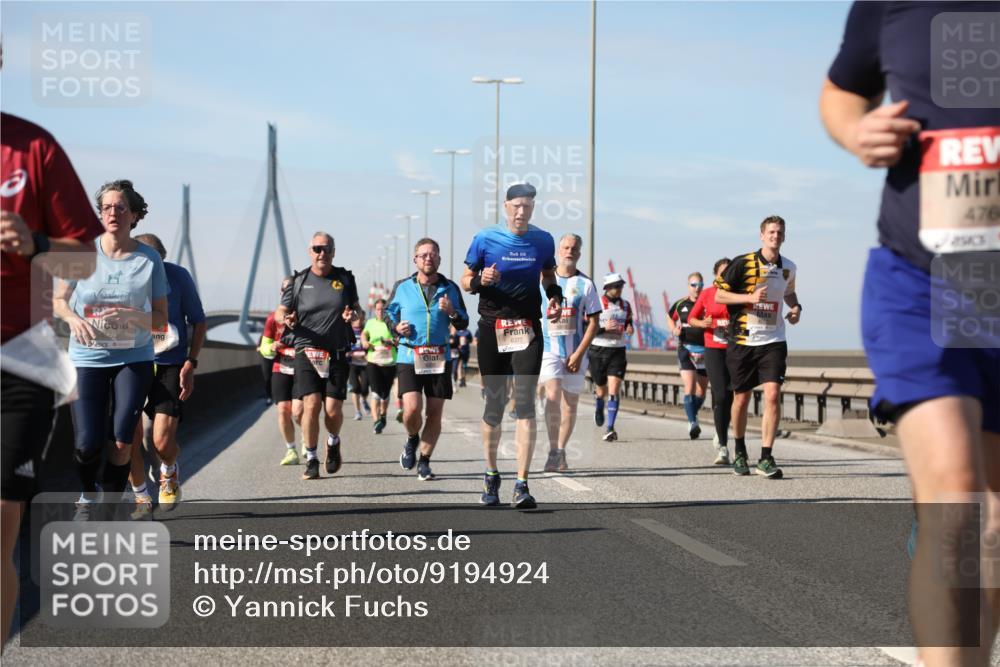 03.10.2025 - Köhlbrandbrückenlauf Yannick Fuchs http://msf.ph/oto/9194924 03.10.2025 11:57:29 Position 3 4560, 6377, 476 meine-sportfotos.de