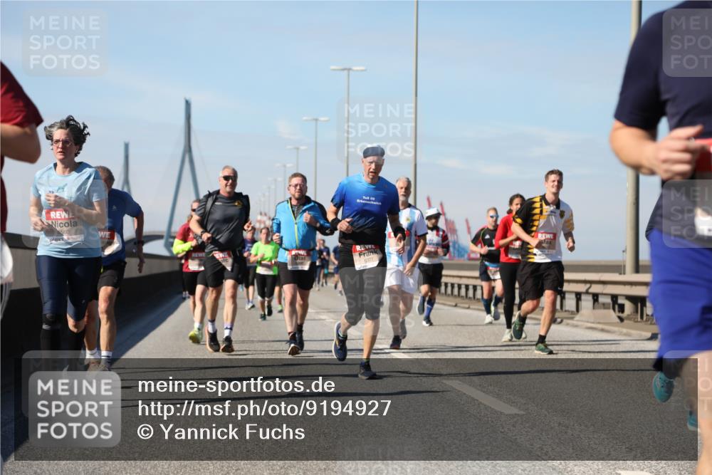 03.10.2025 - Köhlbrandbrückenlauf Yannick Fuchs http://msf.ph/oto/9194927 03.10.2025 11:57:30 Position 3 4560, 09, 6377 meine-sportfotos.de