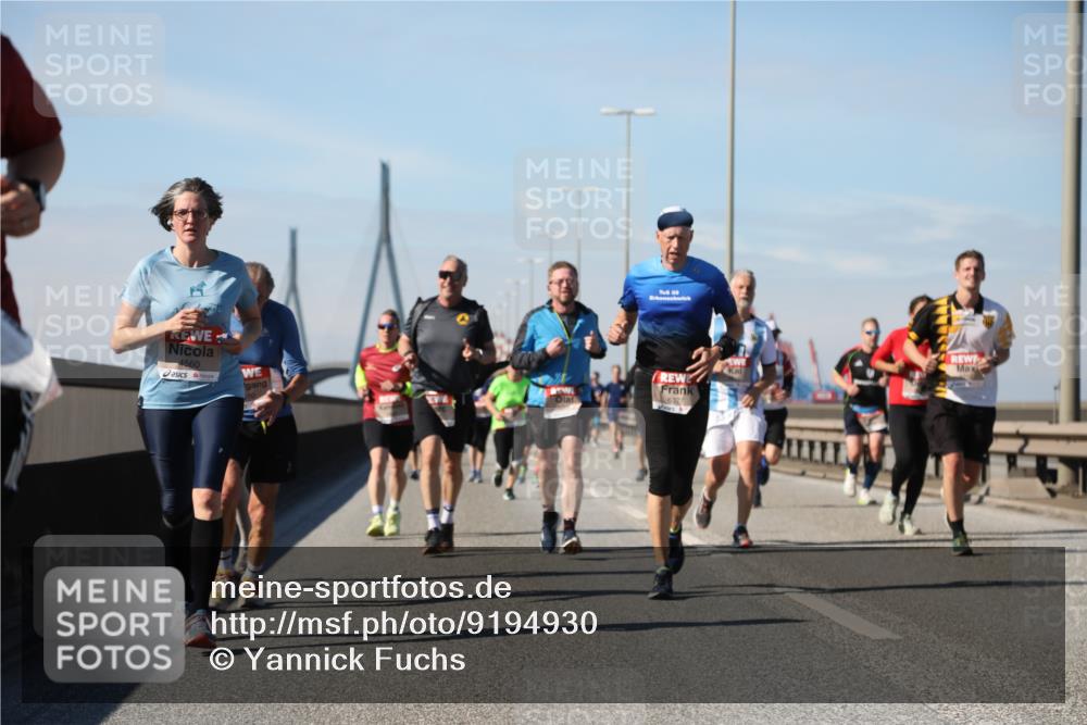 03.10.2025 - Köhlbrandbrückenlauf Yannick Fuchs http://msf.ph/oto/9194930 03.10.2025 11:57:30 Position 3 09, 4560, 6377 meine-sportfotos.de
