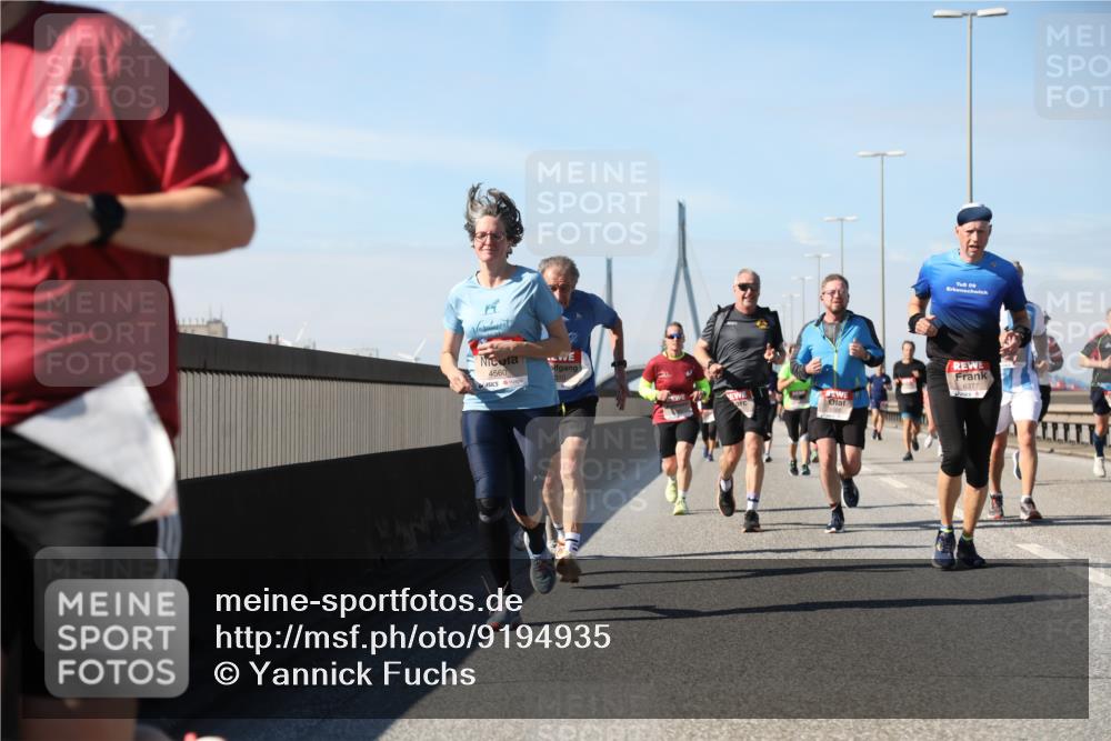 03.10.2025 - Köhlbrandbrückenlauf Yannick Fuchs http://msf.ph/oto/9194935 03.10.2025 11:57:30 Position 3 4560, 310, 6377 meine-sportfotos.de