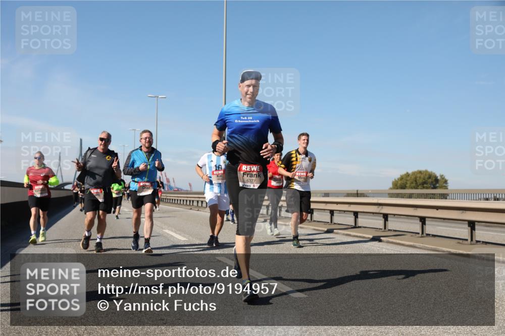 03.10.2025 - Köhlbrandbrückenlauf Yannick Fuchs http://msf.ph/oto/9194957 03.10.2025 11:57:33 Position 3 09, 10, 6377 meine-sportfotos.de