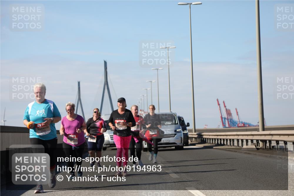 03.10.2025 - Köhlbrandbrückenlauf Yannick Fuchs http://msf.ph/oto/9194963 03.10.2025 12:22:42 Position 3 6549, 5547, 3195 meine-sportfotos.de
