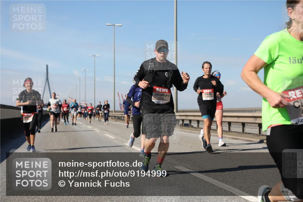 03.10.2025 - Köhlbrandbrückenlauf Yannick Fuchs http://msf.ph/oto/9194999 03.10.2025 11:57:39 Position 3 5879, 4861 meine-sportfotos.de