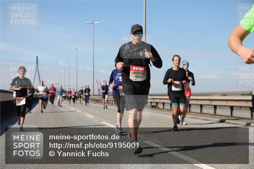 03.10.2025 - Köhlbrandbrückenlauf Yannick Fuchs http://msf.ph/oto/9195001 03.10.2025 11:57:39 Position 3 5879 meine-sportfotos.de