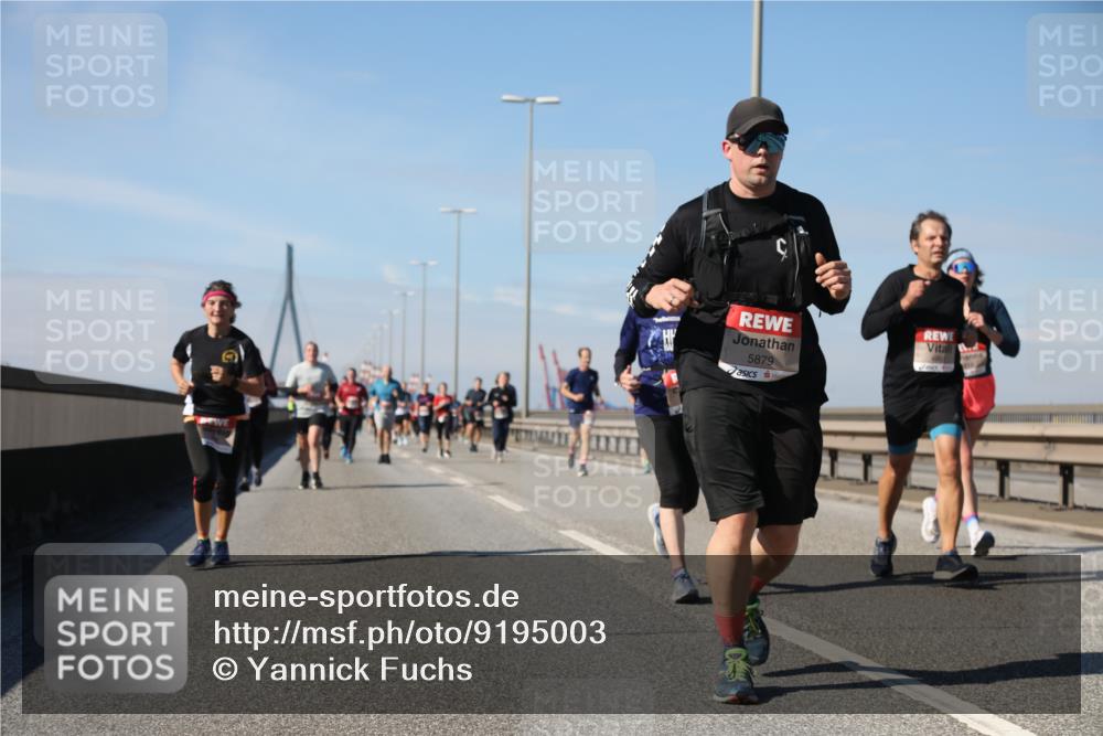 03.10.2025 - Köhlbrandbrückenlauf Yannick Fuchs http://msf.ph/oto/9195003 03.10.2025 11:57:39 Position 3 5879 meine-sportfotos.de