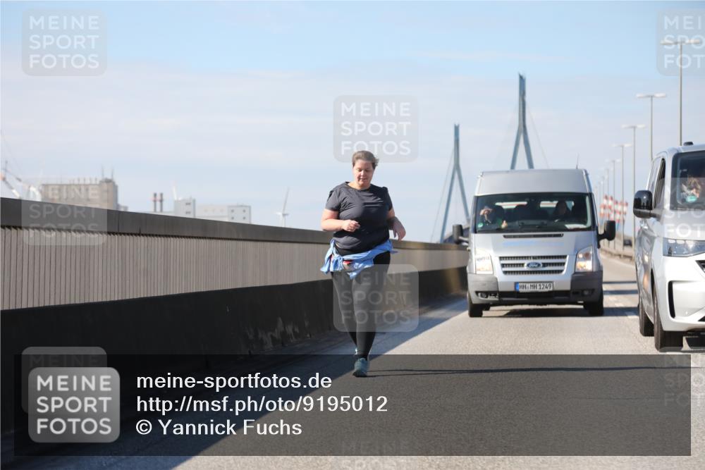 03.10.2025 - Köhlbrandbrückenlauf Yannick Fuchs http://msf.ph/oto/9195012 03.10.2025 12:22:52 Position 3 1249 meine-sportfotos.de