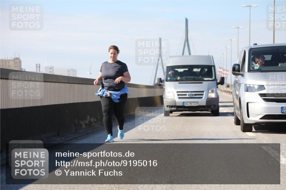 03.10.2025 - Köhlbrandbrückenlauf Yannick Fuchs http://msf.ph/oto/9195016 03.10.2025 12:22:53 Position 3 1249 meine-sportfotos.de