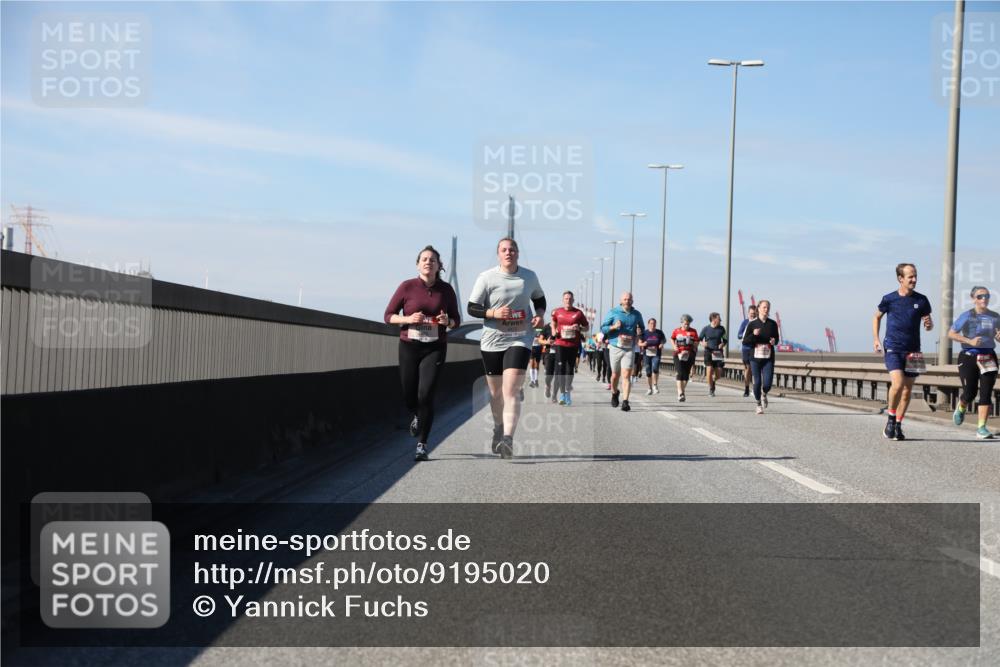 03.10.2025 - Köhlbrandbrückenlauf Yannick Fuchs http://msf.ph/oto/9195020 03.10.2025 11:57:42 Position 3  meine-sportfotos.de