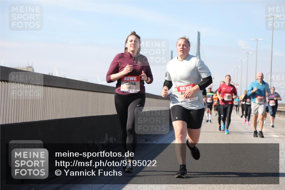 03.10.2025 - Köhlbrandbrückenlauf Yannick Fuchs http://msf.ph/oto/9195022 03.10.2025 11:57:43 Position 3 4473 meine-sportfotos.de