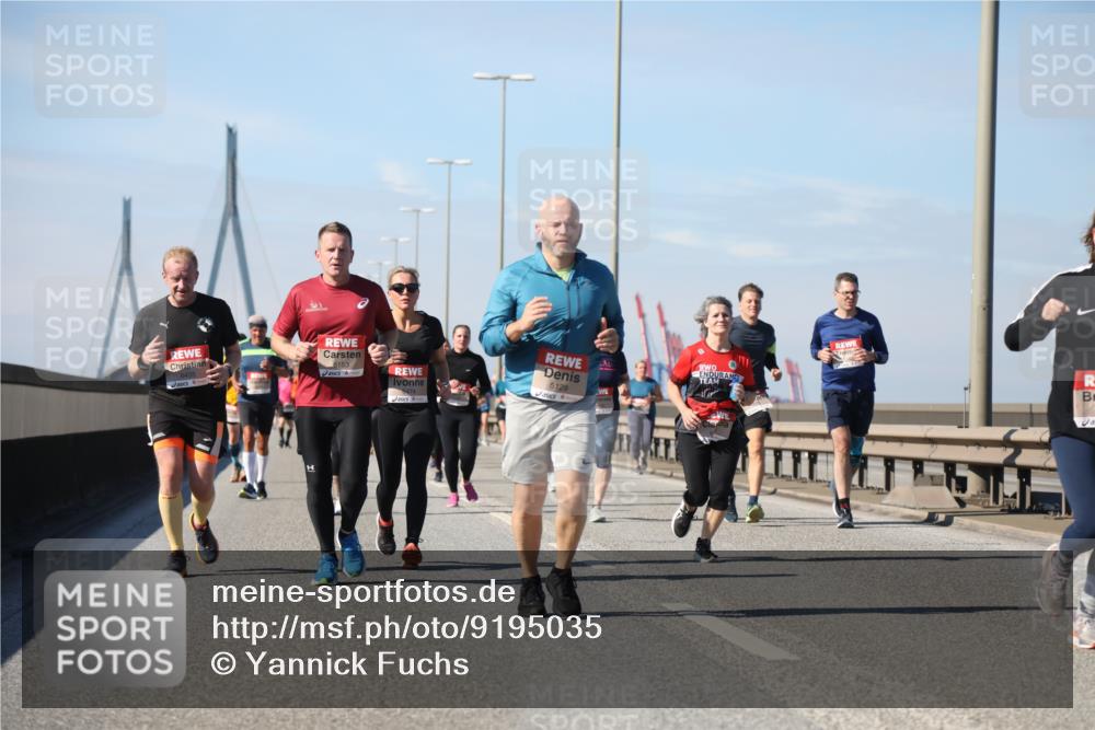 03.10.2025 - Köhlbrandbrückenlauf Yannick Fuchs http://msf.ph/oto/9195035 03.10.2025 11:57:47 Position 3 6153, 6474, 5129 meine-sportfotos.de