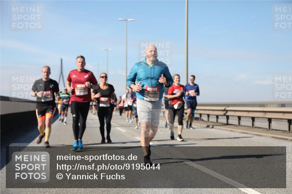 03.10.2025 - Köhlbrandbrückenlauf Yannick Fuchs http://msf.ph/oto/9195044 03.10.2025 11:57:49 Position 3  meine-sportfotos.de