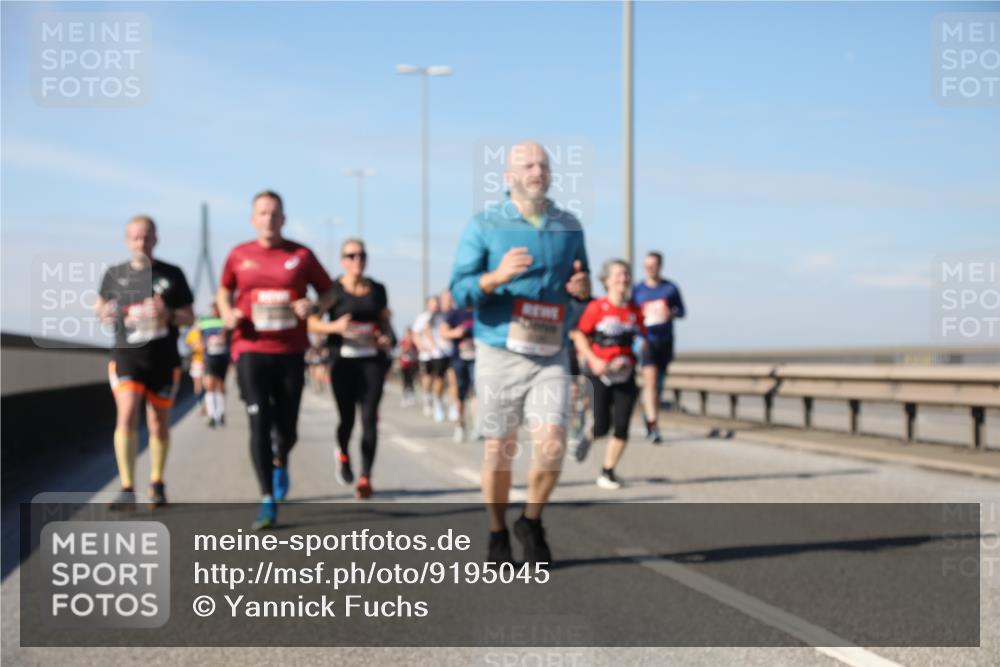03.10.2025 - Köhlbrandbrückenlauf Yannick Fuchs http://msf.ph/oto/9195045 03.10.2025 11:57:49 Position 3  meine-sportfotos.de