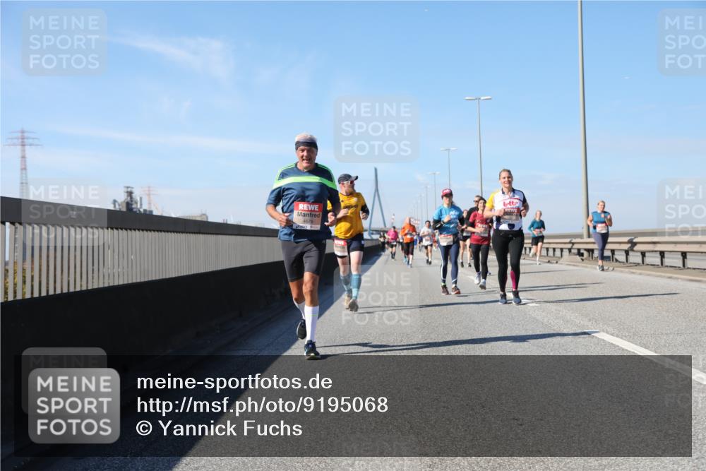 03.10.2025 - Köhlbrandbrückenlauf Yannick Fuchs http://msf.ph/oto/9195068 03.10.2025 11:57:55 Position 3 4679 meine-sportfotos.de