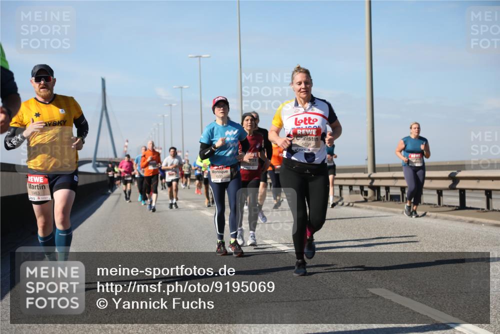 03.10.2025 - Köhlbrandbrückenlauf Yannick Fuchs http://msf.ph/oto/9195069 03.10.2025 11:57:56 Position 3 5983, 4333, 5031 meine-sportfotos.de