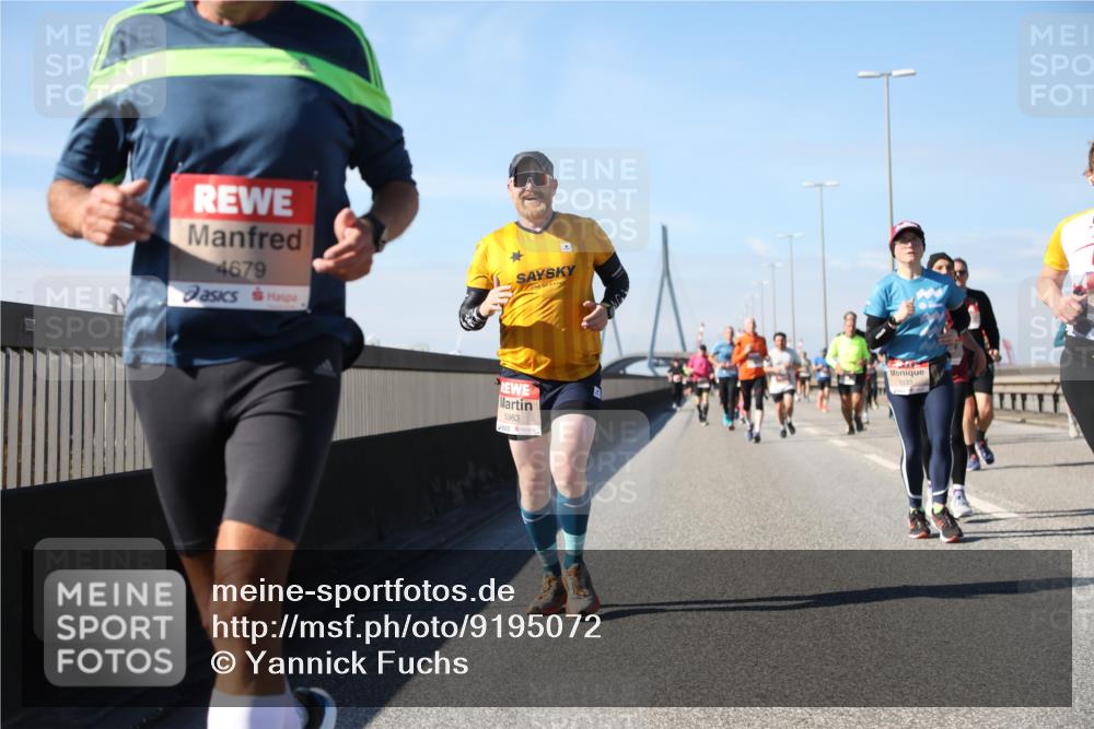03.10.2025 - Köhlbrandbrückenlauf Yannick Fuchs http://msf.ph/oto/9195072 03.10.2025 11:57:57 Position 3 4679, 5983, 4333 meine-sportfotos.de