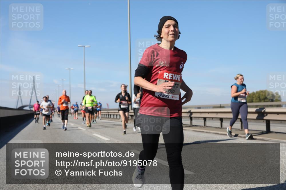 03.10.2025 - Köhlbrandbrückenlauf Yannick Fuchs http://msf.ph/oto/9195078 03.10.2025 11:57:59 Position 3 5302 meine-sportfotos.de