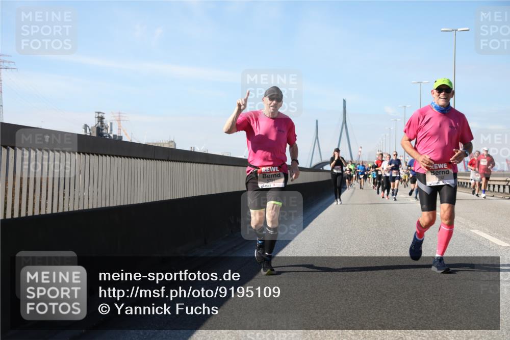 03.10.2025 - Köhlbrandbrückenlauf Yannick Fuchs http://msf.ph/oto/9195109 03.10.2025 11:58:07 Position 3 42190, 5732, 5731 meine-sportfotos.de