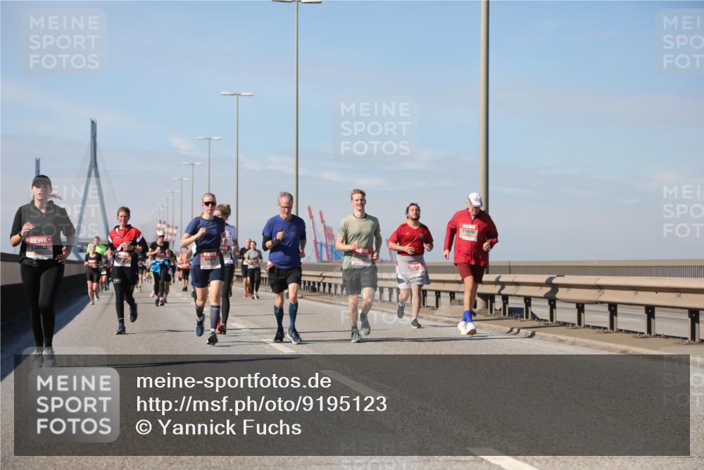 03.10.2025 - Köhlbrandbrückenlauf Yannick Fuchs http://msf.ph/oto/9195123 03.10.2025 11:58:11 Position 3  meine-sportfotos.de